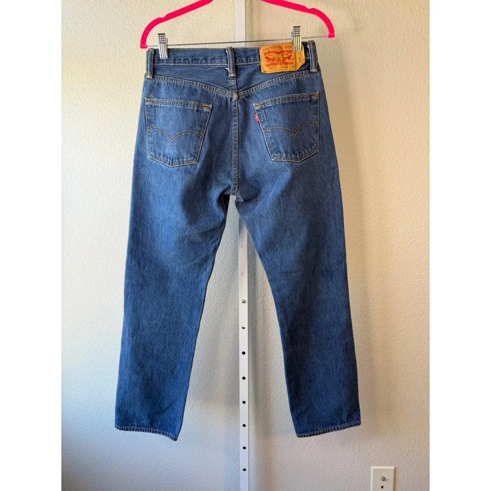 Levis 501 Original Fit Straight Leg Medium Wash Blue Jeans W31 L32 Button Fly